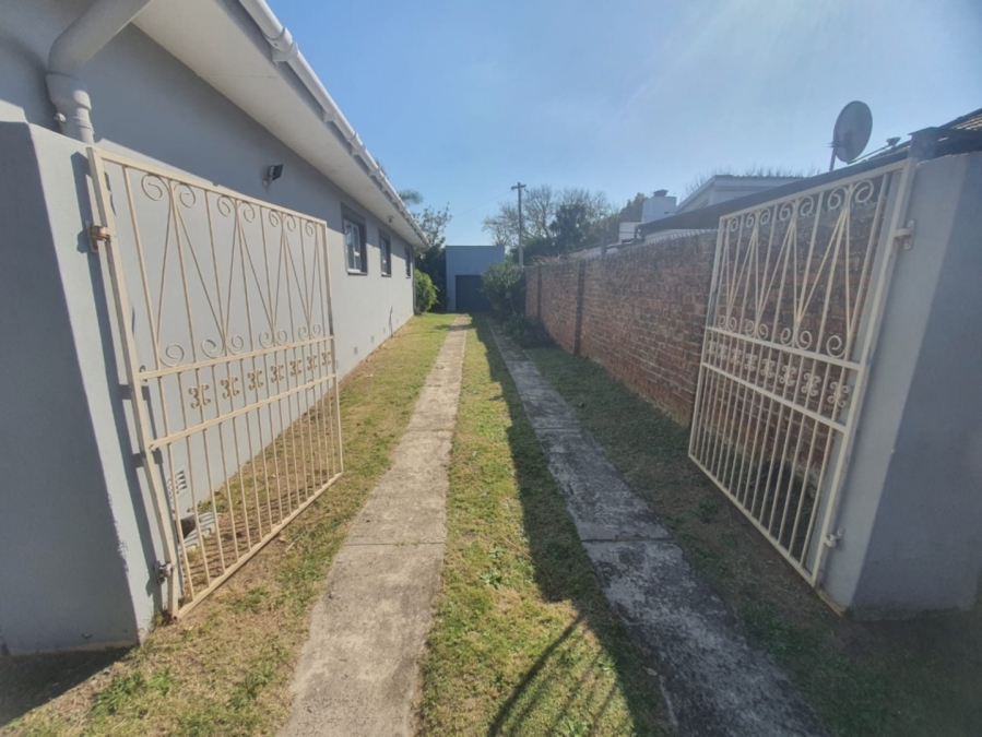 To Let 4 Bedroom Property for Rent in Nahoon Eastern Cape